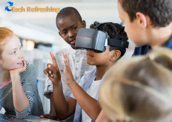 How Does Virtual Reality Works in Business & Education?